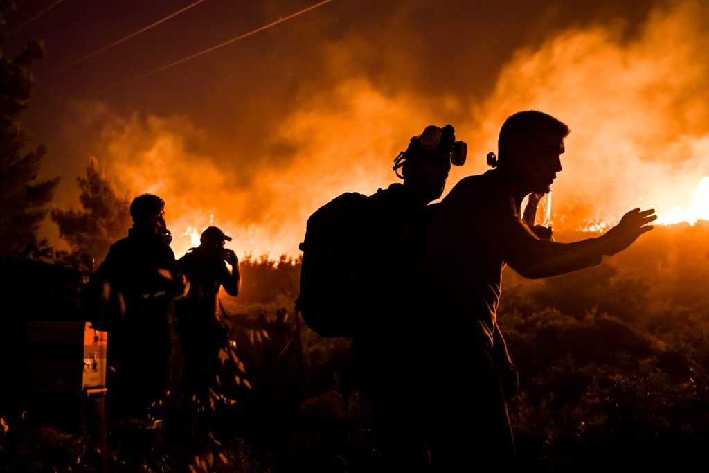 Αλέξης Τσίπρας: Οι σκέψεις όλων μας με όσους δίνουν μάχη με τις φλόγες