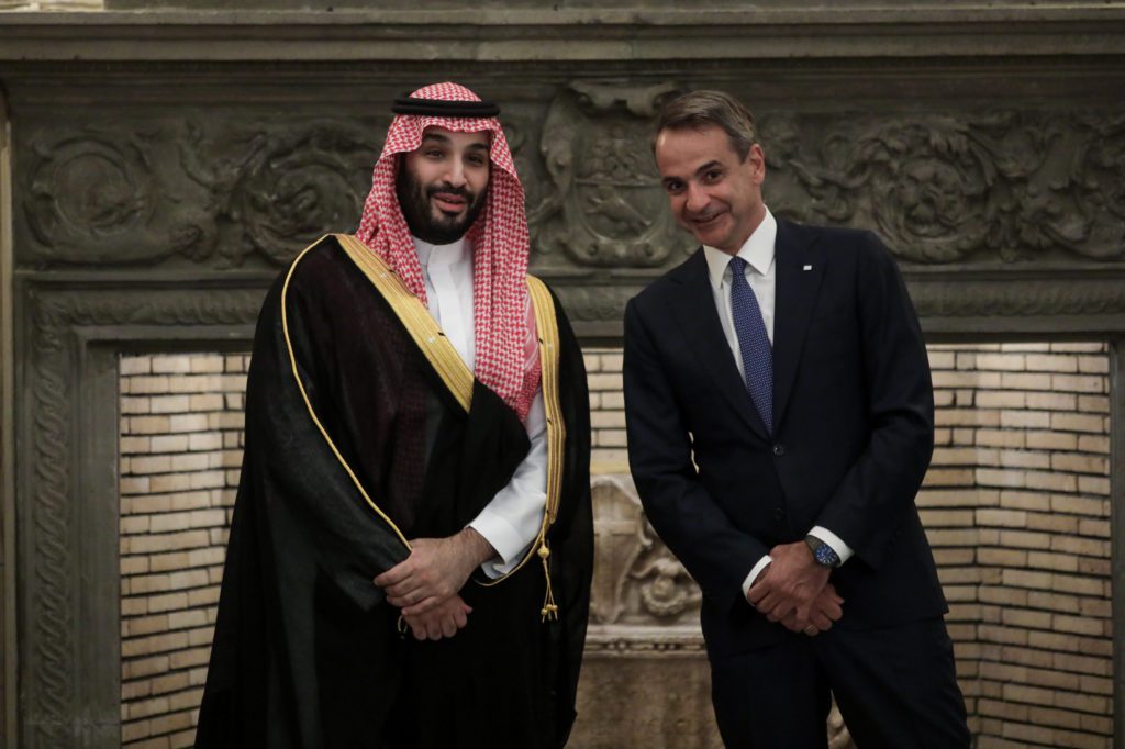 Ο Μητσοτάκης ανοίγει την «κερκόπορτα» της Ευρώπης στον Σαουδάραβα πρίγκιπα μετά τον διπλωματικό εξοστρακισμό του