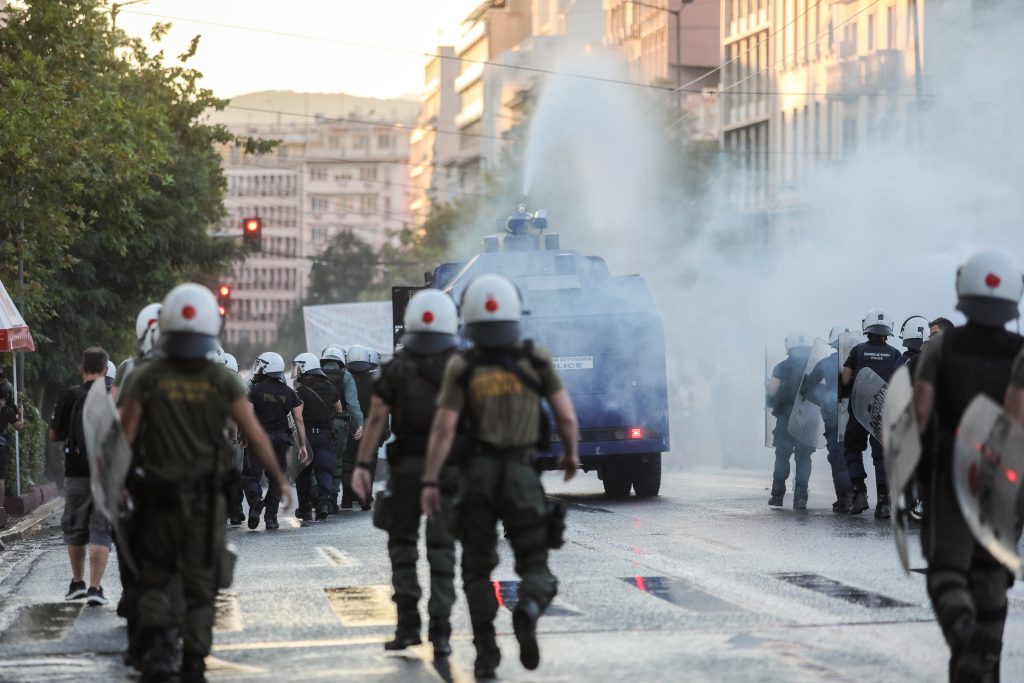 ΣΥΡΙΖΑ για όργιο αστυνομικής καταστολής: Ο αντιδημοκρατικός κατήφορος είναι στρατηγική επιλογή της κυβέρνησης Μητσοτάκη