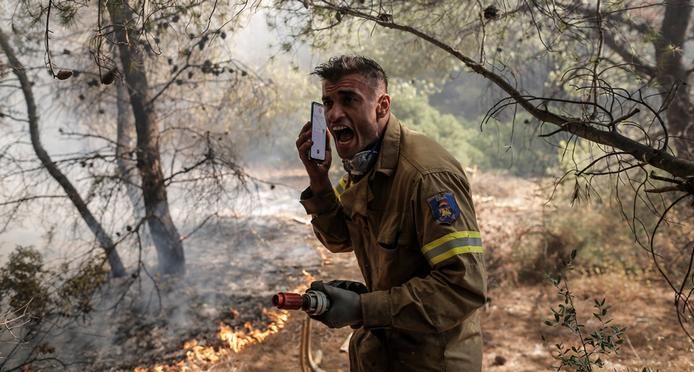 Deutsche Welle: «Χαστούκι» σε Μητσοτάκη για τη φωτιά στην Πεντέλη – «Πολλή αστυνομία, ελάχιστα πυροσβεστικά»