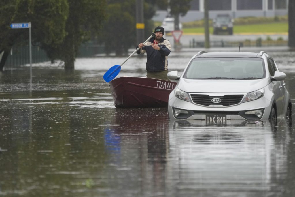 Αυστραλία: Το Σίδνεϊ πλήττεται για τέταρτη ημέρα από σφοδρές βροχοπτώσεις – Ποτάμια οι δρόμοι