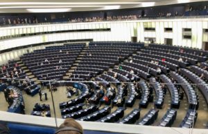 Απόλυτη διαπόμπευση Μητσοτάκη στο Ευρωκοινοβούλιο: Μίλησε σε άδεια αίθουσα (Photos &#8211; Video)