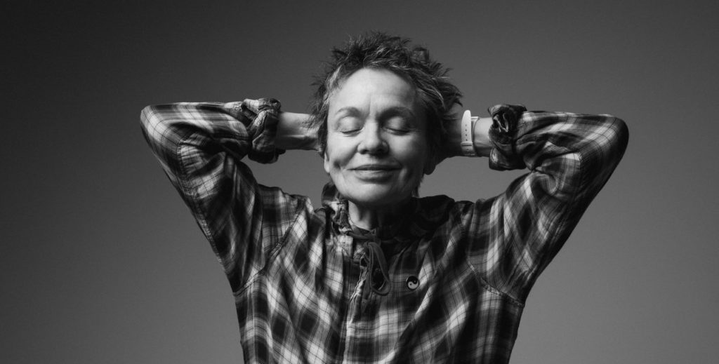 Η αντισυμβατική αφηγήτρια ιστοριών Laurie Anderson