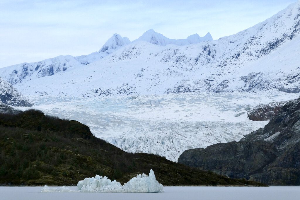 Κλιματική αλλαγή: Άγνωστα μικρόβια παγιδευμένα σε παγετώνες που λιώνουν ίσως πυροδοτήσουν νέες πανδημίες