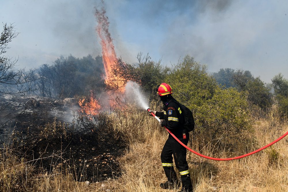 Συναγερμός στην Πυροσβεστική – Οι περιοχές με υψηλή επικινδυνότητα για εκδήλωση πυρκαγιών (Χάρτες)