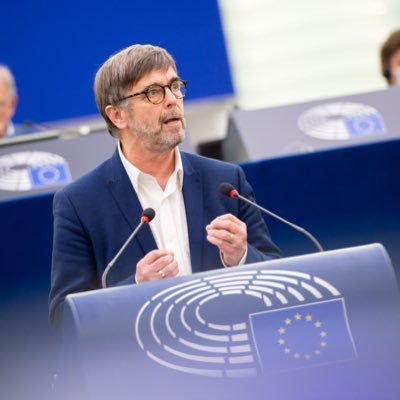 Πράσινος ευρωβουλευτής: «Αναίσχυντος και αξιολύπητος κυβερνήτης» ο Κυριάκος Μητσοτάκης