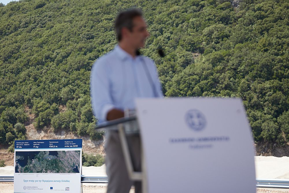 Μετά τα χαμόγελα στα καμένα της Πεντέλης, ο Μητσοτάκης υπόσχεται διπλάσια κονδύλια στο «Τουρισμός για όλους»
