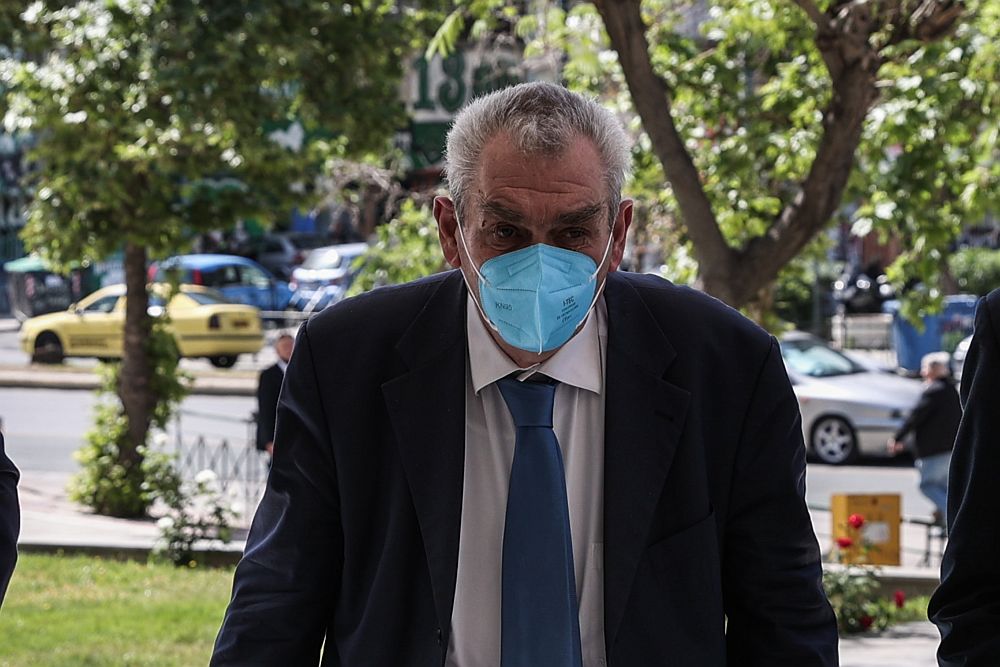 Σκάνδαλο Novartis – Παπαγγελόπουλος: «Το βούλευμα γελοιοποιεί τους πολιτικούς απατεώνες»