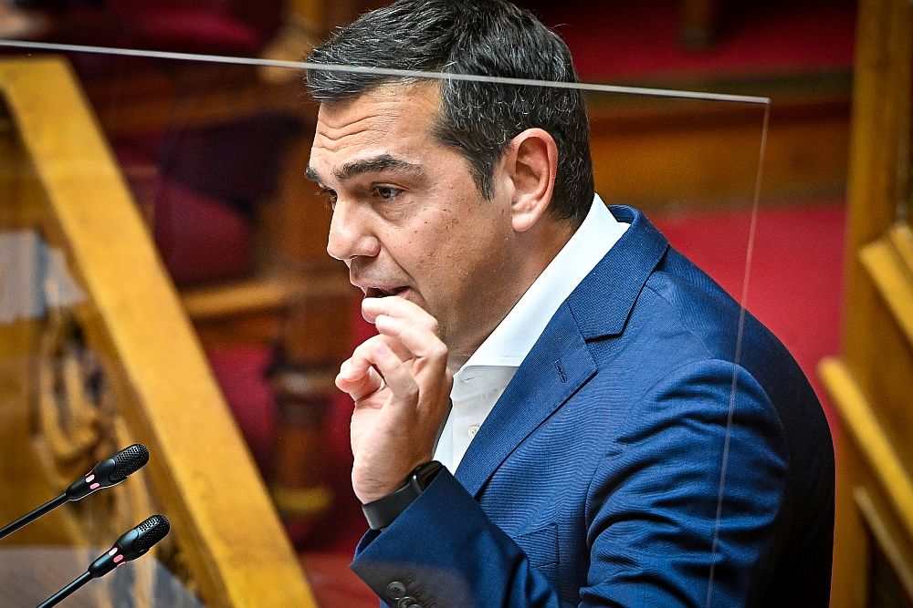 Τσίπρας: Με πλιάτσικο και πλάτες στα καρτέλ ξετινάξατε τα νοικοκυριά