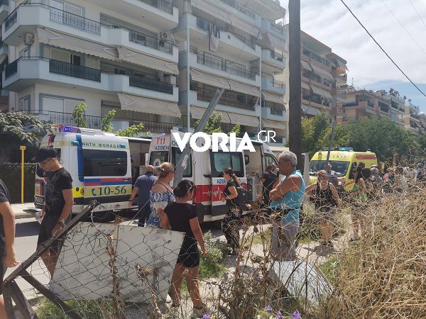 Σοβαρό ατύχημα στη Θεσσαλονίκη: Αυτοκίνητο «καρφώθηκε» σε στάση του ΟΑΣΘ – Τρεις ανήλικοι τραυματίες