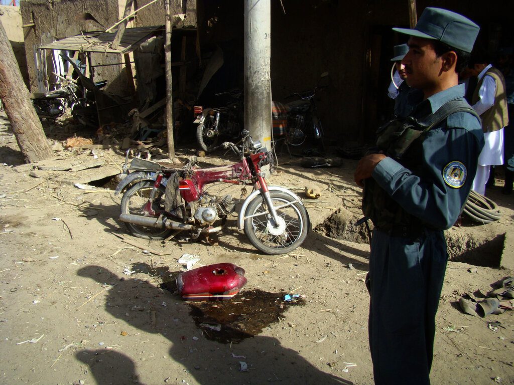 Δεκάδες νεκροί από έκρηξη σε τζαμί στο Αφγανιστάν