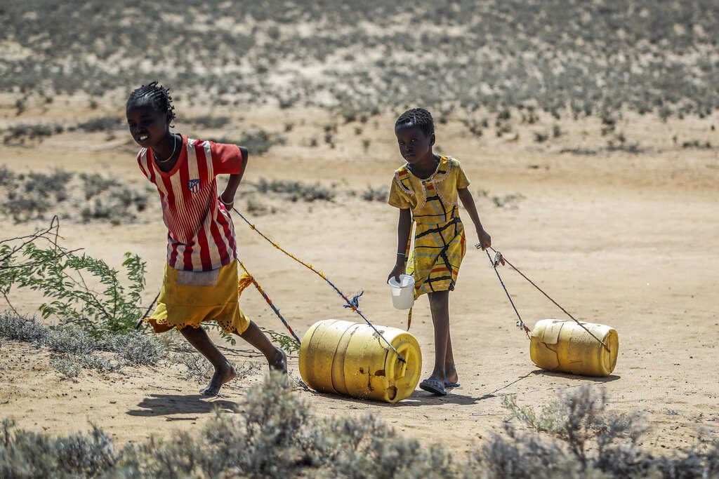 Με το σταγονόμετρο το νερό στο Κέρας της Αφρικής – Αγωνία για πιθανή επισιτιστική κρίση