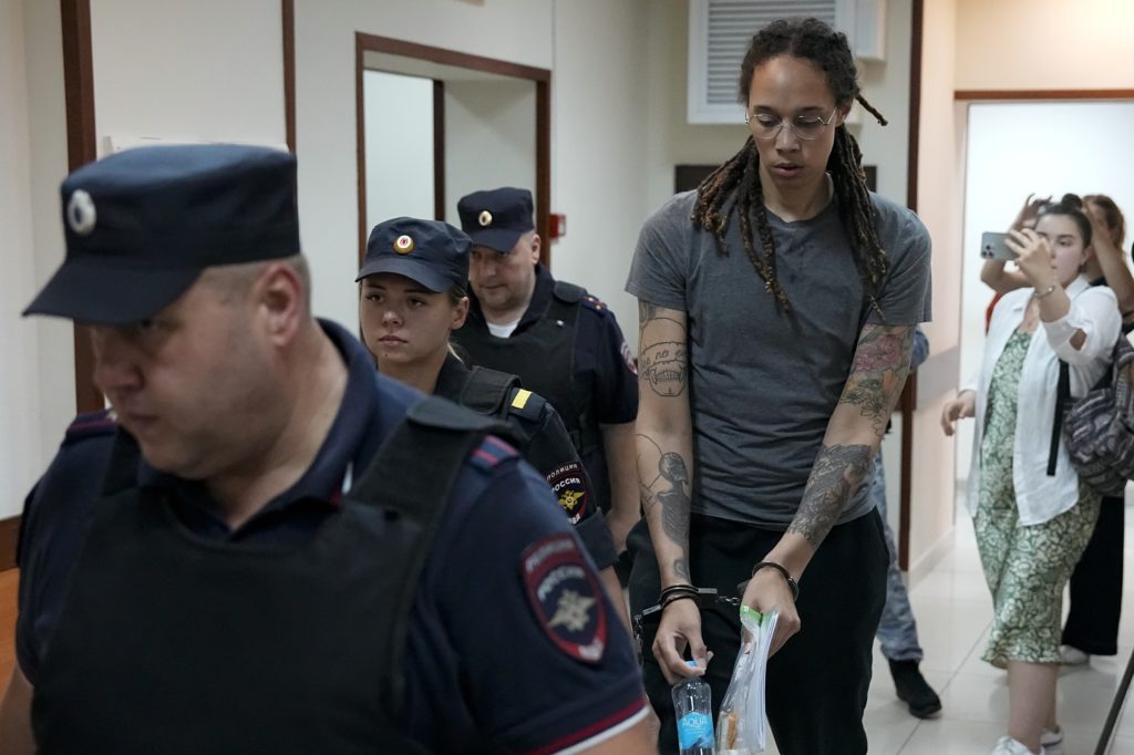 Ρωσία: Ποινή φυλάκισης 9,5 ετών στην Γκραίνερ για λαθρεμπόριο ναρκωτικών