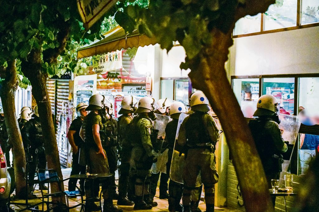 Αστυνομική βία: «Οι αστυνομικοί έχουν εντολή να είναι όσο επιθετικοί θέλουν»