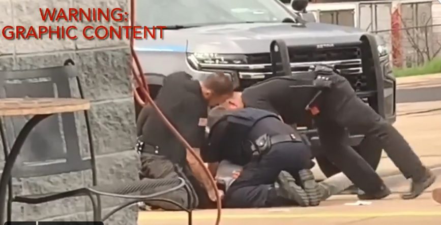 ΗΠΑ – Σοκαριστικό βίντεο: Άγριος ξυλοδαρμός ακινητοποιημένου πολίτη από αστυνομικούς στο Άρκανσο (Video)