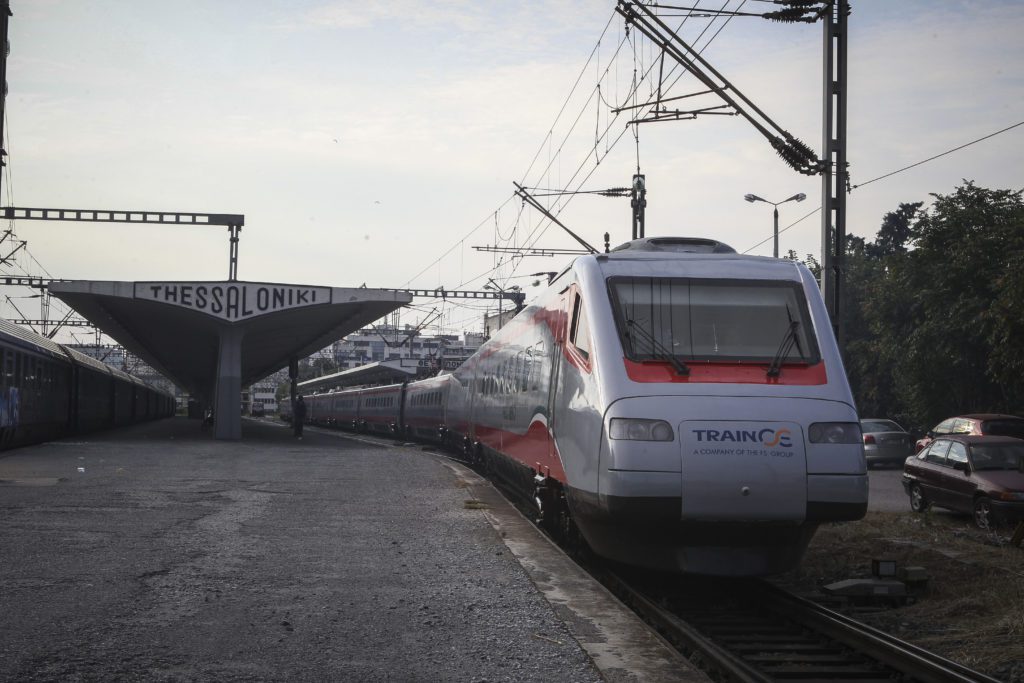 Hellenic Train: Φωτιά στα Οινόφυτα προκαλεί καθυστερήσεις στα δρομολόγια