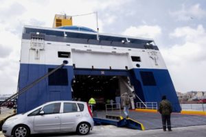 Ελληνική ακτοπλοΐα: Ενα στα δύο πλοία θα είναι 40 ετών έως το 2035
