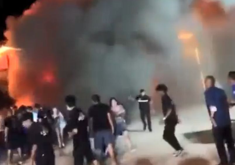 Φωτιά σε νυχτερινό κέντρο στην Ταϊλάνδη: Τουλάχιστον 13 νεκροί και 41 τραυματίες (Photos – Video)