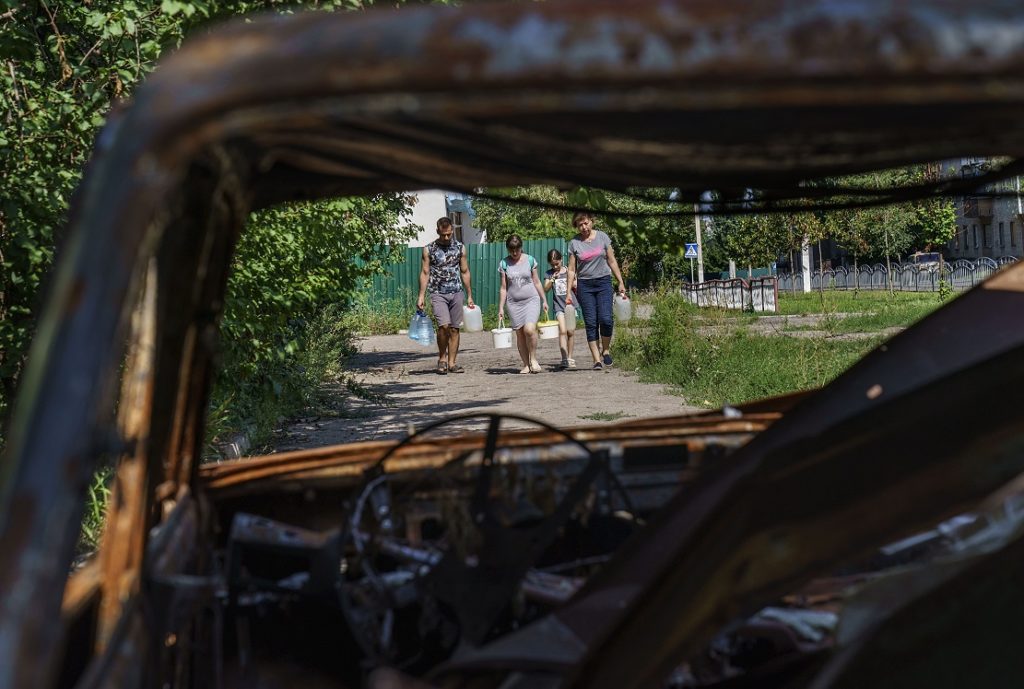 Ουκρανία: Σκληρές μάχες για λίγα μέτρα γης – Ανείπωτη ανθρωπιστική καταστροφή