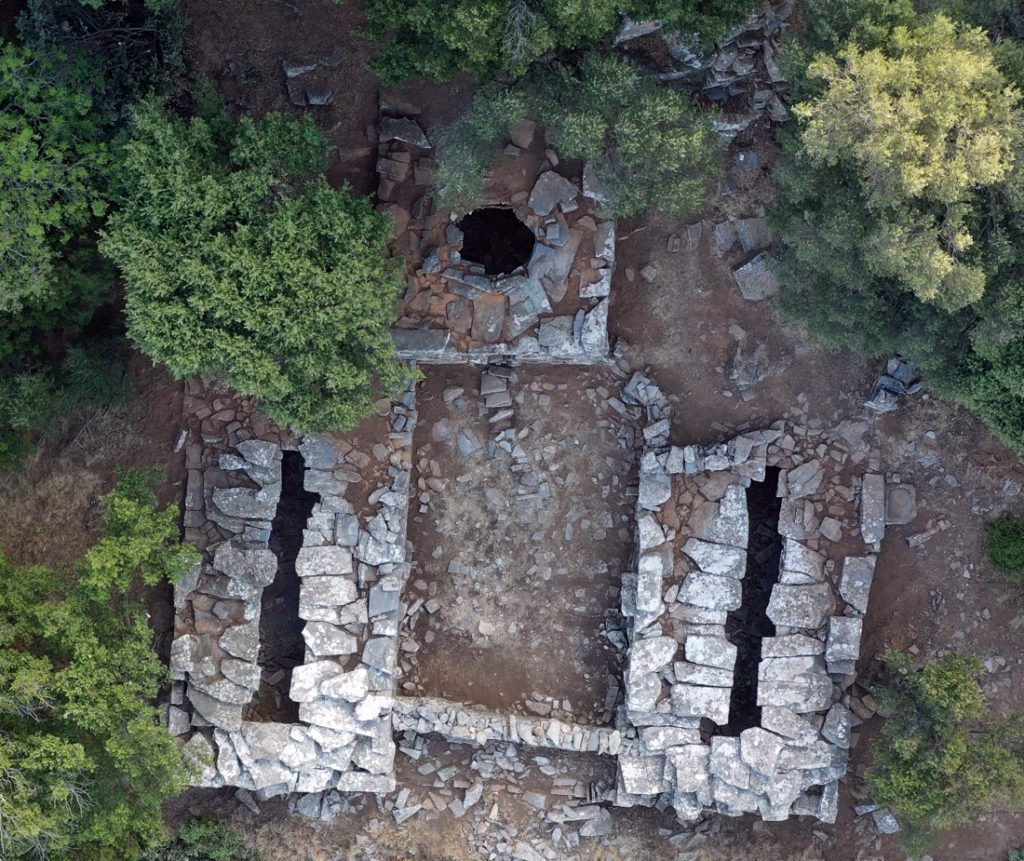 Αρχαιολογική έρευνα στα αινιγματικά «σπίτια των δράκων» στην Εύβοια