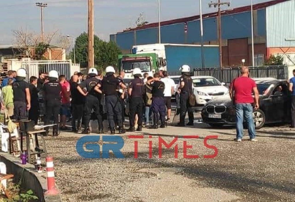 Θεσσαλονίκη: Συλλήψεις και ΜΑΤ στη «Μαλαματίνα» – Απεργοσπασία καταγγέλλουν οι εργαζόμενοι