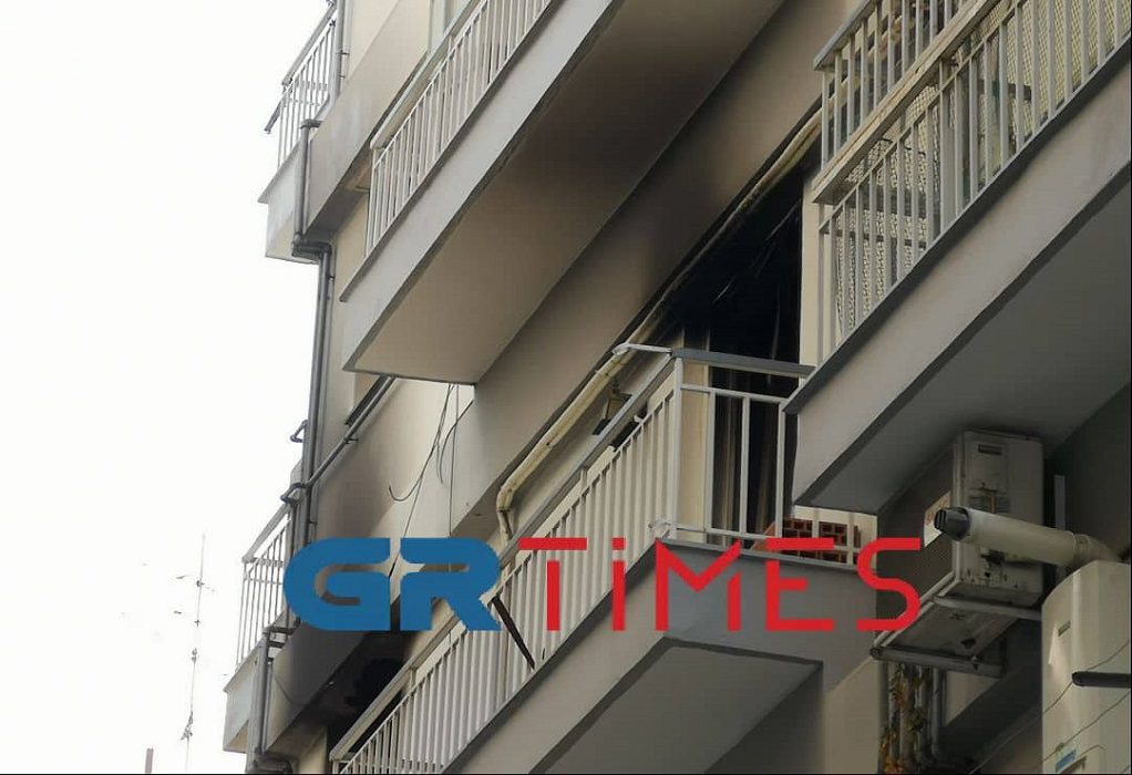 Φωτιά σε διαμέρισμα στη Θεσσαλονίκη – Απεγκλωβίστηκαν γιαγιά και εγγονός
