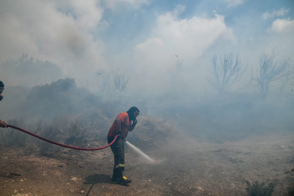 Φωτιά στη Ναύπακτο σε αγροτοδασική έκταση