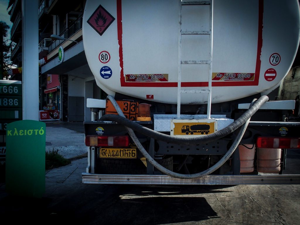 Για αύξηση στην τιμή του πετρελαίου κίνησης αν καταργηθεί η επιδότηση, προειδοποιεί η πρόεδρος των βενζινοπωλών