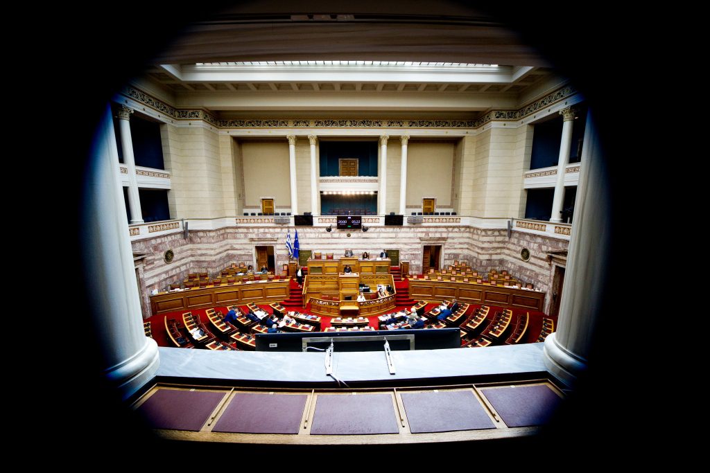 Σκάνδαλο υποκλοπών-Βουλή: Υπερψηφίστηκε μόνο με τις ψήφους της ΝΔ η ΠΝΠ για την ΕΥΠ