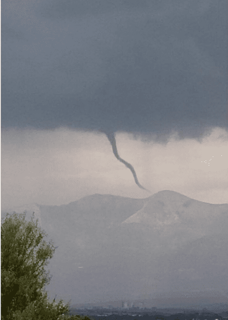 Κακοκαιρία «Bogdan»: Προειδοποίηση του meteo για κίνδυνο ανεμοστρόβιλων στο Ιόνιο