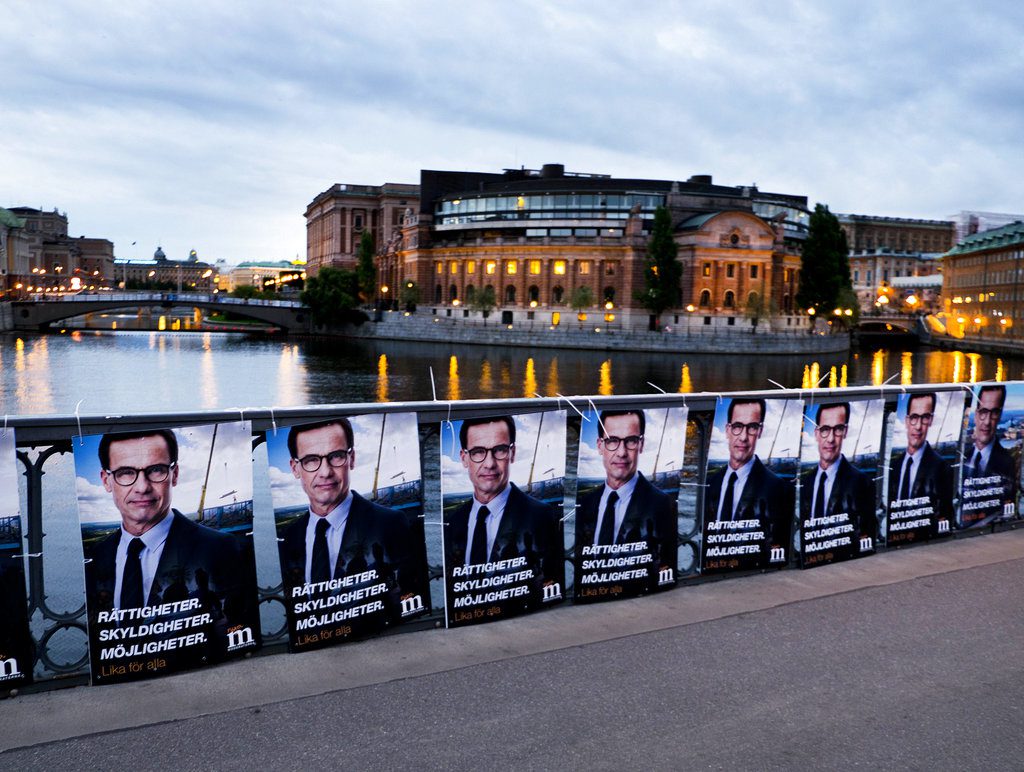Σουηδία: Η δεξιά αντιπολίτευση προηγείται για την πλειοψηφία στη Βουλή