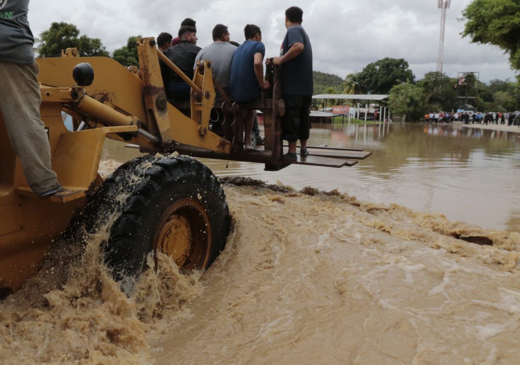 Επτά νεκροί από πλημμύρες στο Ελ Σαλβαδόρ