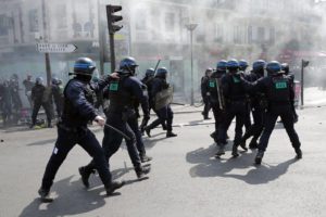 Απεργία στη Γαλλία: Κινητοποιήσεις για την απορρύθμιση στις συντάξεις και για καλύτερους μισθούς