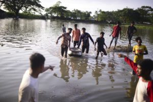 Δεκάδες νεκροί από ναυάγιο φέριμποτ στο Μπαγκλαντές