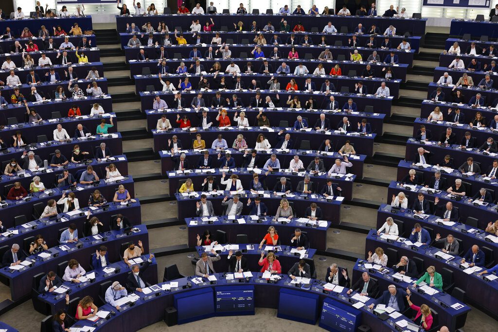 Σκάνδαλο υποκλοπών: Κόλαφος κατά της κυβέρνησης Μητσοτάκη το Ευρωπαϊκό Κοινοβούλιο μετά τις ακροάσεις