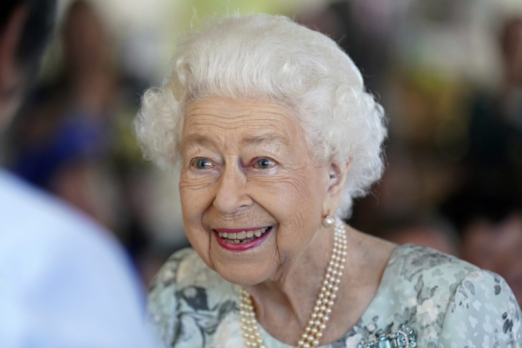 Ραγδαίες εξελίξεις: Ανησυχία στη Βρετανία για την υγεία της Ελισάβετ – Στο πλευρό της όλη η βασιλική οικογένεια