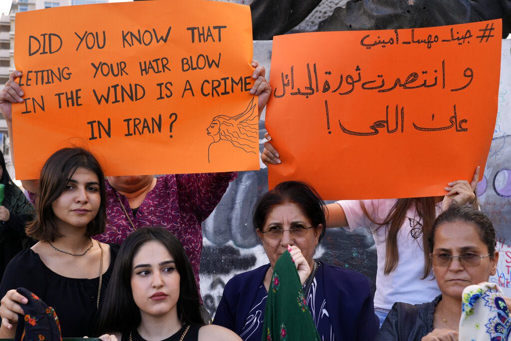 «Κύμα» οργής στο Ιράν για τον θάνατο της Μαχσά Αμινί – Κορυφώνονται οι αντιδράσεις αλλά και η καταστολή
