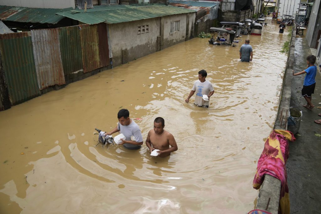 Φιλιππίνες: Πέντε νεκροί διασώστες και μεγάλες καταστροφές από το σαρωτικό πέρασμα του τυφώνα Νόρου