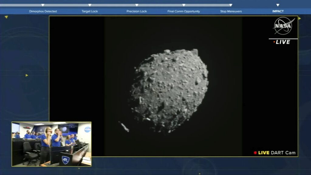 Η NASA χτύπησε αστεροειδή με… σκάφος – καμικάζι για να του αλλάξει πορεία – Πρωτιά για την ανθρωπότητα (Photos – Video)