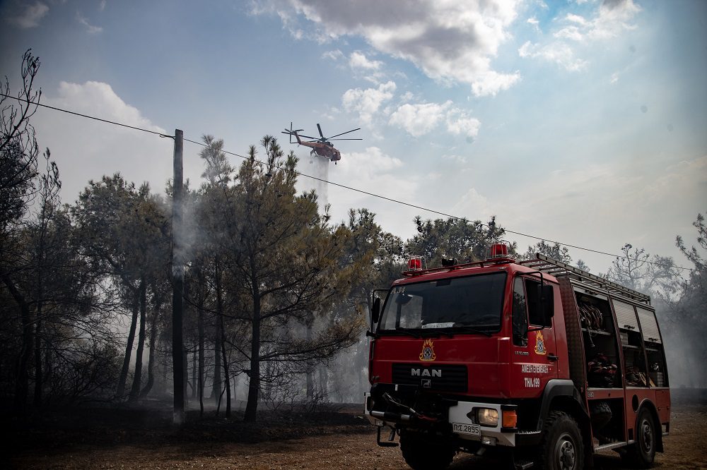 Πάτρα: Φωτιά σε εξέλιξη στην Αρραβωνίτσα Αιγιάλειας