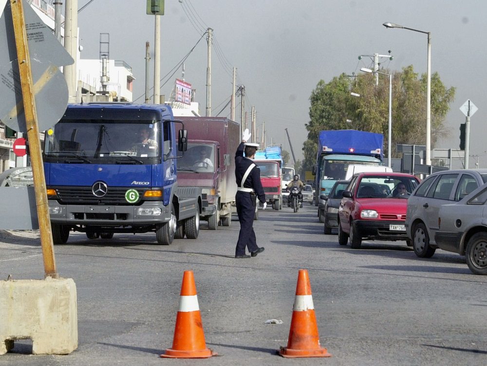 Κυκλοφοριακές ρυθμίσεις τη Δευτέρα στη λεωφόρο Αθηνών