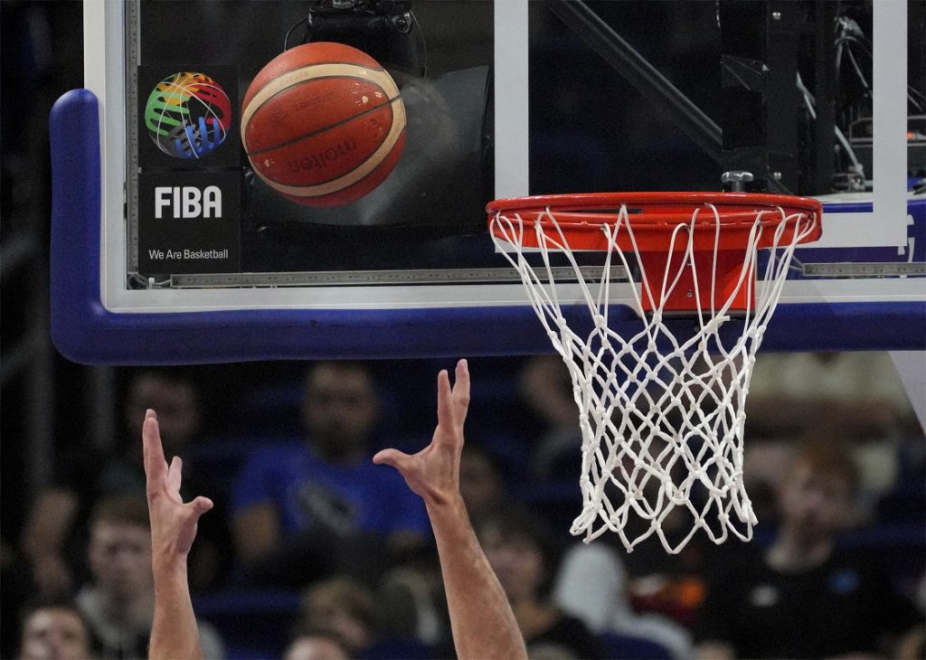 Eurobasket 2022: Οι Βόσνιοι γράφουν για… ξενύχτι με αλκοόλ από τους Σλοβένους πριν από το ματς με την Πολωνία