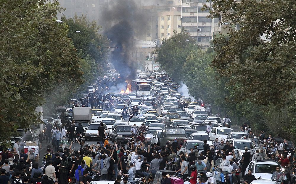 Iράν: Συνεχίζονται oι διαδηλώσεις και το αιματοκύλισμα – Πάνω από 50 νεκροί (Video)