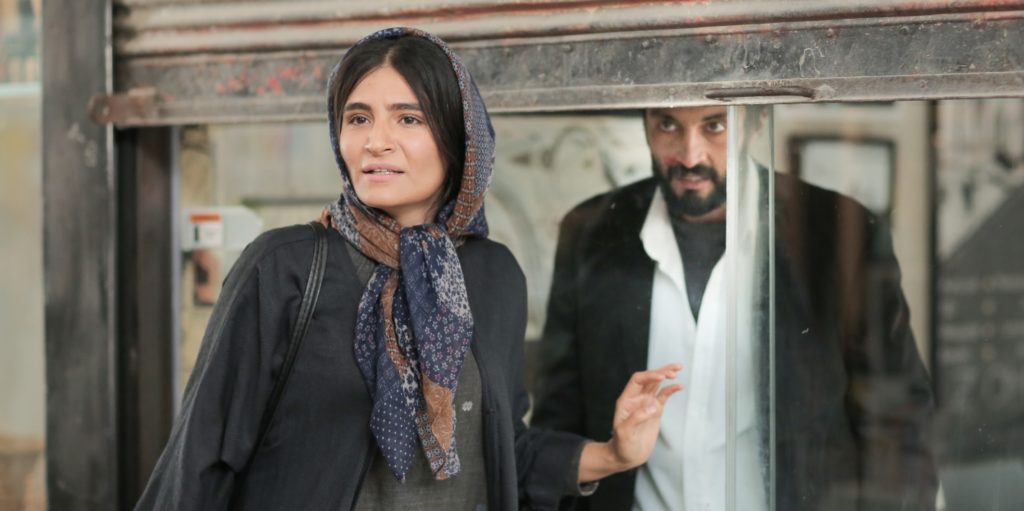 Νέες ταινίες: Ένας ιρανός ήρωας και το μελοδραματικό τραγούδι των καραβίδων
