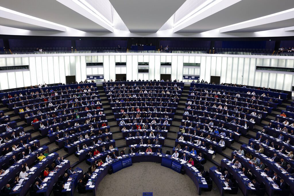 Ευρωκοινοβούλιο: Η ακροδεξιά προσπάθησε να ματαιώσει τη συζήτηση για το σκάνδαλο υποκλοπών