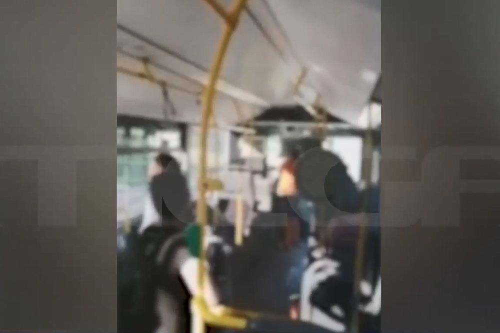Θεσσαλονίκη: «Σκοτώθηκαν» επιβάτης και οδηγός λεωφορείου για τη… μάσκα – Πιάστηκαν στα χέρια (Video)