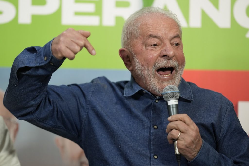 Βραζιλία: Διευρύνεται το προβάδισμα του Λούλα ντα Σίλβα – Τι έδειξε δημοσκόπηση δύο εβδομάδες πριν από την κάλπη