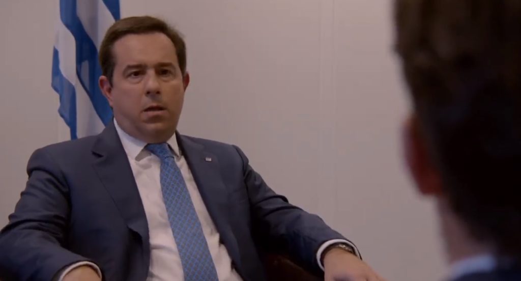 Ο Μηταράκης έκανε guest εμφάνιση σε σίριαλ «εξοργίζοντας» το twitter: «Παίζει τον υπουργό στην πραγματική ζωή» (Video)
