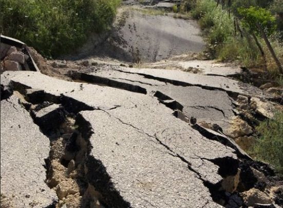 Σεισμός στην Παπούα Νέα Γουινέα: Ενας νεκρός και καταστροφές σε κτίρια από 7,6 Ρίχτερ