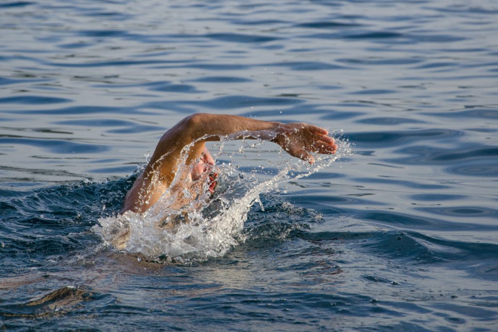 Ο Σπύρος Χρυσικόπουλος κολύμπησε από τη Ρόδο μέχρι το Καστελλόριζο
